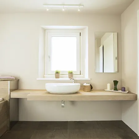 Fonte Al Vento Кортона