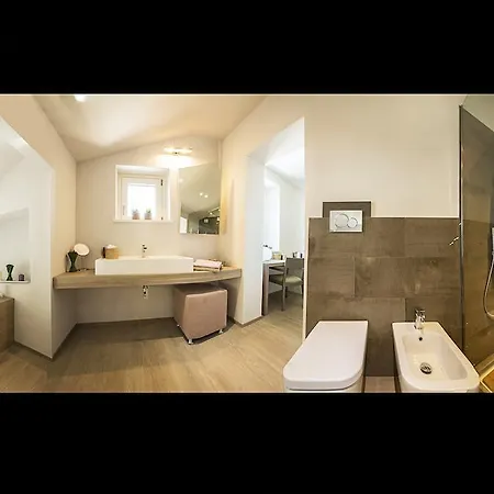 Fonte Al Vento Кортона